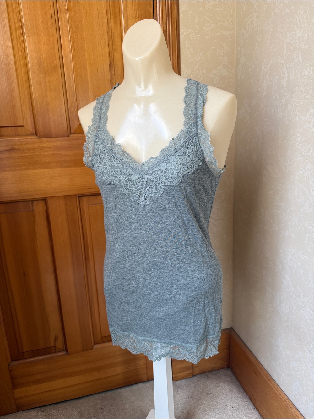 Mossimo Supply Co. Grey Lace-Trim Camisole. Size large